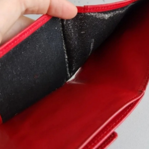 Louis Vuitton Epi Wallet - Picture 3 of 9